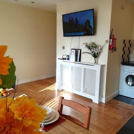 Bright, Modern 1 Bedroom Apartment, Uplands, スウォンジー エクステリア 写真
