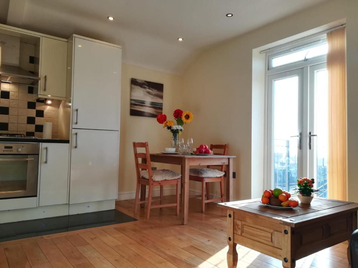 Bright, Modern 1 Bedroom Apartment, Uplands, スウォンジー エクステリア 写真